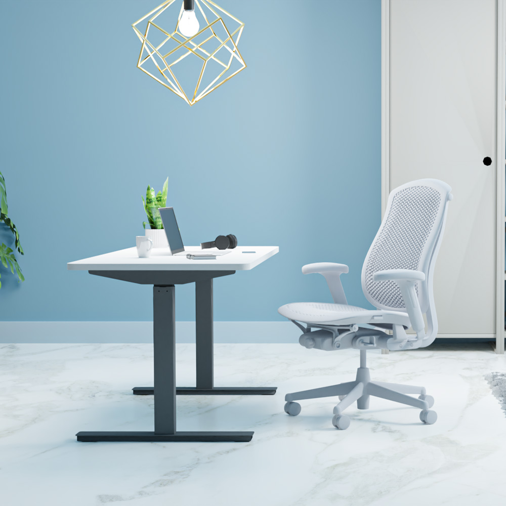 Height adjustable desk