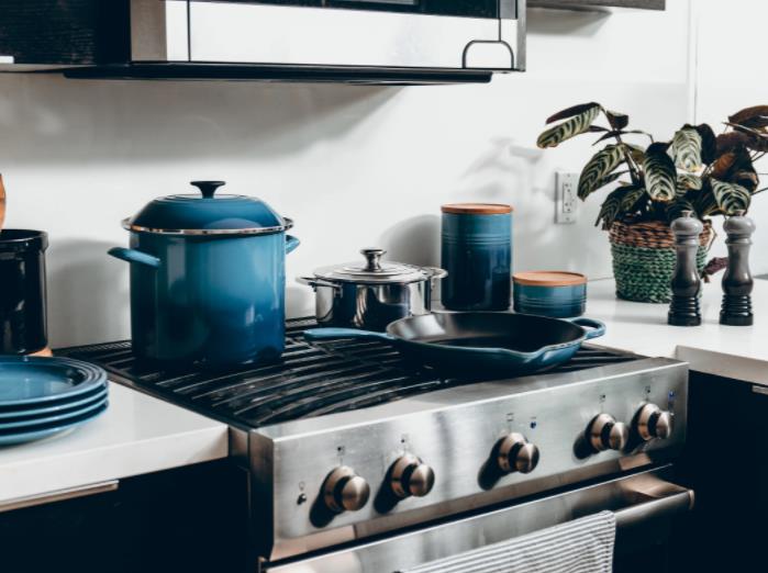 pots and pans storage