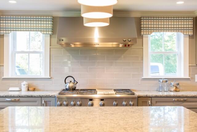 how to clean kitchen cabinets