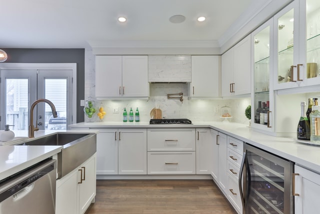 custom_kitchen cabinet features