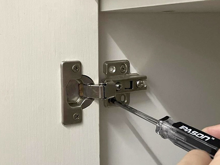how to install overlay cabinet hinges