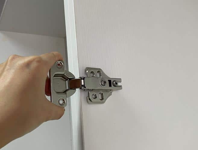 how to install overlay cabinet hinges