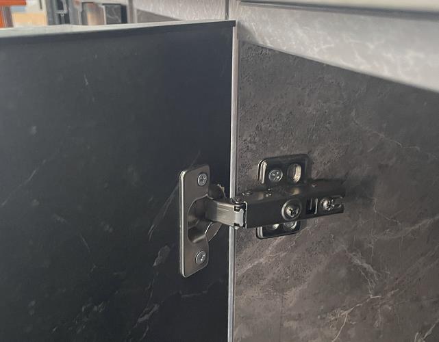 How to replace cabinet hinges